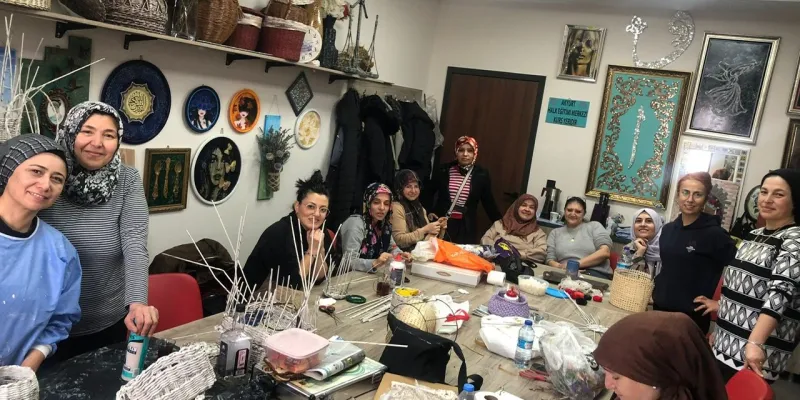 Akyurtlu Kadınlardan Şaşırtan Dönüşüm! Atıklar Sanata Dönüştü