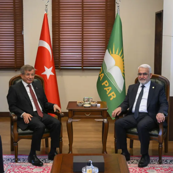 Davutoğlu HÜDA PAR'ı Ziyaret Etti! Siyasette Neler Oluyor?