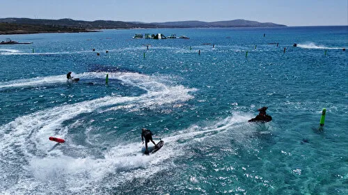 Dünya Motosurf Şampiyonası heyecanı Çeşme'de başladı