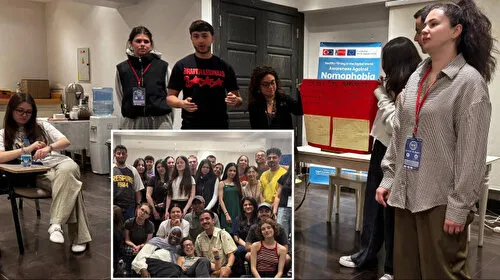 Gençler telefon bağımlılığına karşı bir arada: 'Cep telefonuna bağımlı değil bilinçli kullanıcı olmak mümkün'