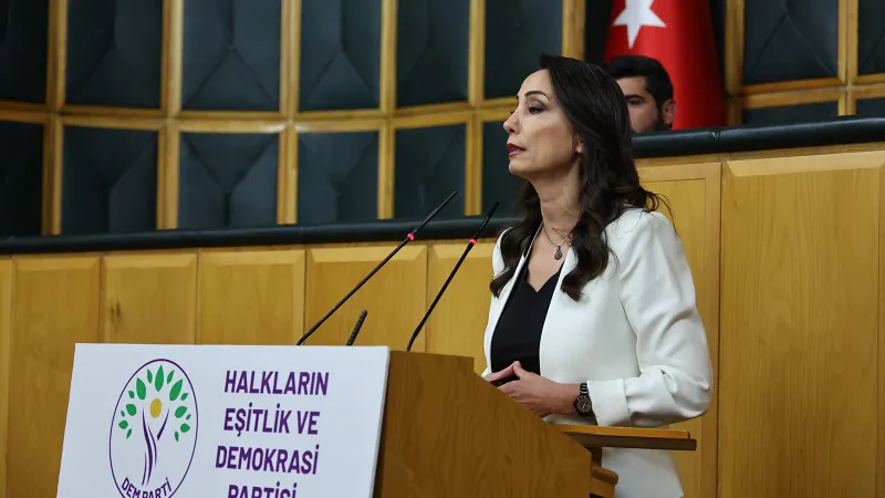 Hatimoğulları: Anayasa süreci için yol temizliği şarttır