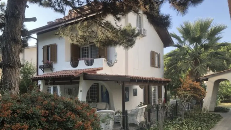 Deprem Uzmanı Ahmet Ercan Kuşadası'nı Terk mi Etti? İşte Kaçak Villa İddiası!