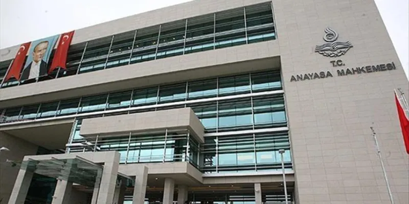 İhraç edilen memurun emekli ikramiyesi davasında AYM'den ihlal kararı