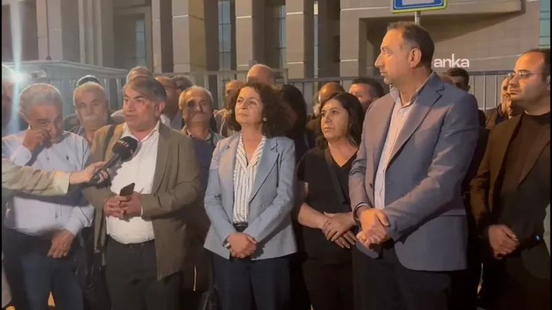 ‘Kent Uzlaşısı’ davasında verilen karara protesto: “Bir tarafta barış süreci, bir tarafta cadı avına çıkıldı