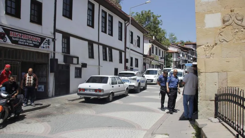 Kötü koku ihbarı ekipleri harekete geçirdi! Ortaya çıkan manzara herkesi şoke etti