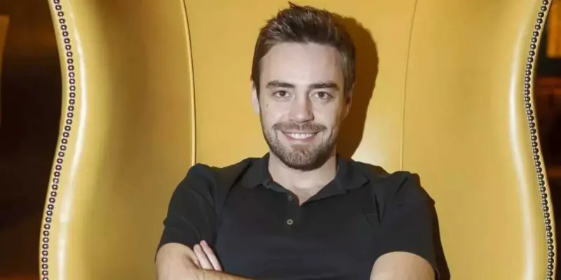 Murat Dalkılıç'ın Yeni Aşkı Özgü Kaya mı? İşte İlk El Ele Pozlar!