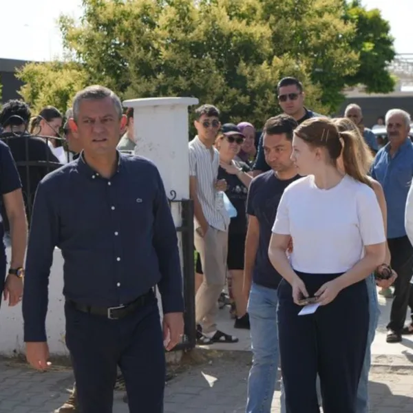 Nehir Zeyrek'i yine yalnız bırakmadı