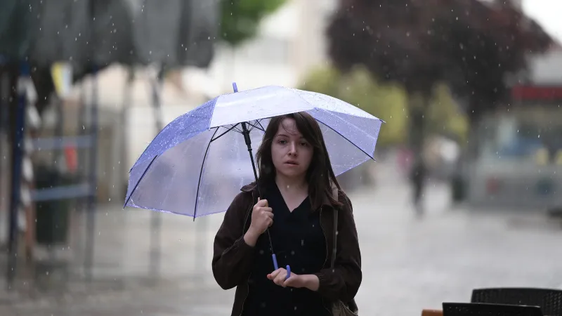 Hava Durumu Alarmı! Sıcaklıklar Çakılıyor, Yağmur Geliyor!
