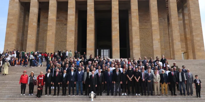 Süper Lig Kupası Anıtkabir'de! Gençlerbirliği'nden Duygu Dolu Ziyaret