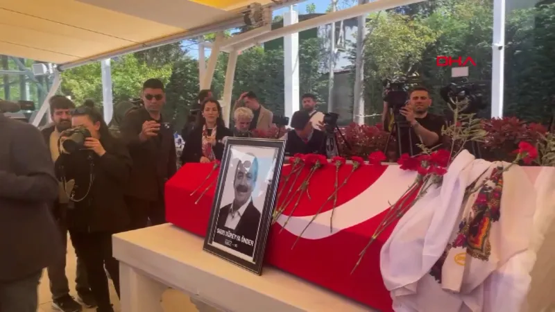 Sırrı Süreyya Önder'in Cenazesi Ünlüler Geçidi Gibiydi! Kimler Katıldı?