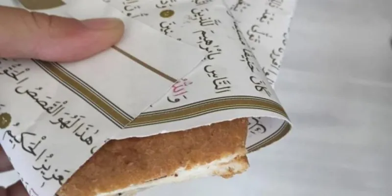 Okul Kantininde Skandal Olay! Kur’an-ı Kerim sayfalarını tost kağıdı yaptı