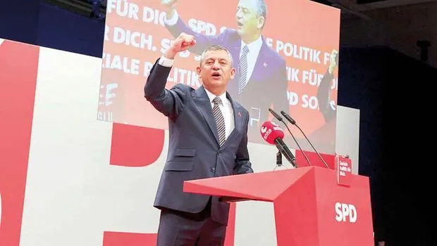 Özel, Berlin’de Almanca seslendi: Avrupa’nın parçasıyız
