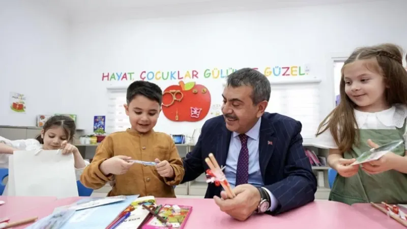Türkiye Yüzyılı Maarif Modeli'ne OECD'den tam not! Ülkelere örnek gösterilmeye başlandı